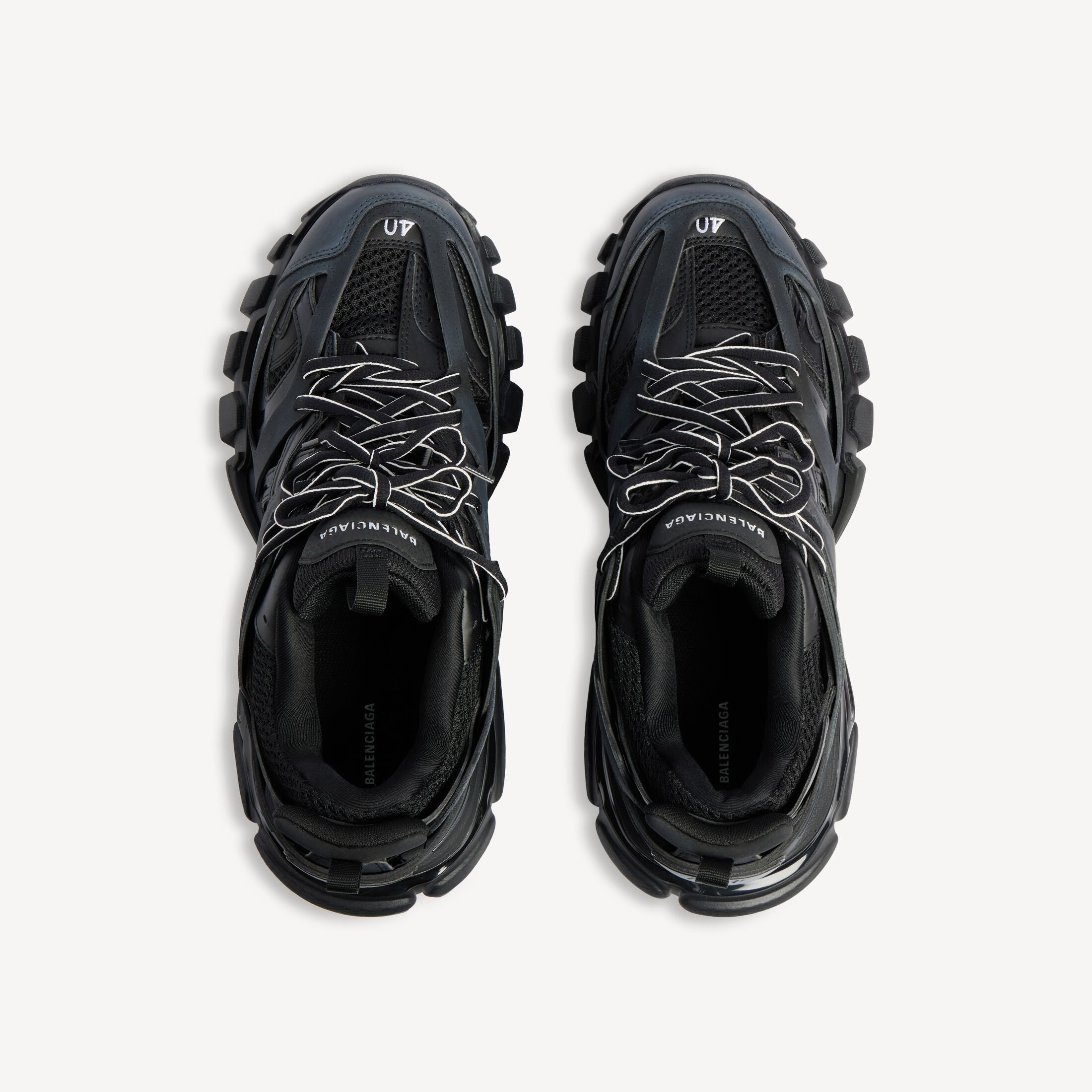 Track Black