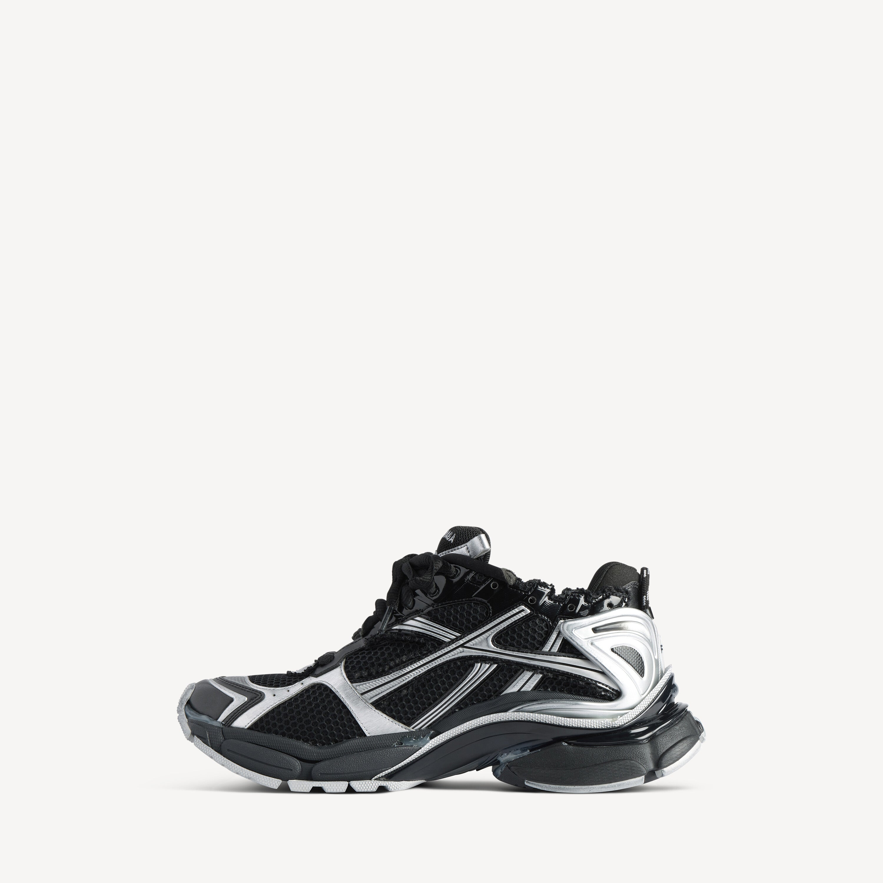 RUNNER SNEAKER IN BLACK/SILVER