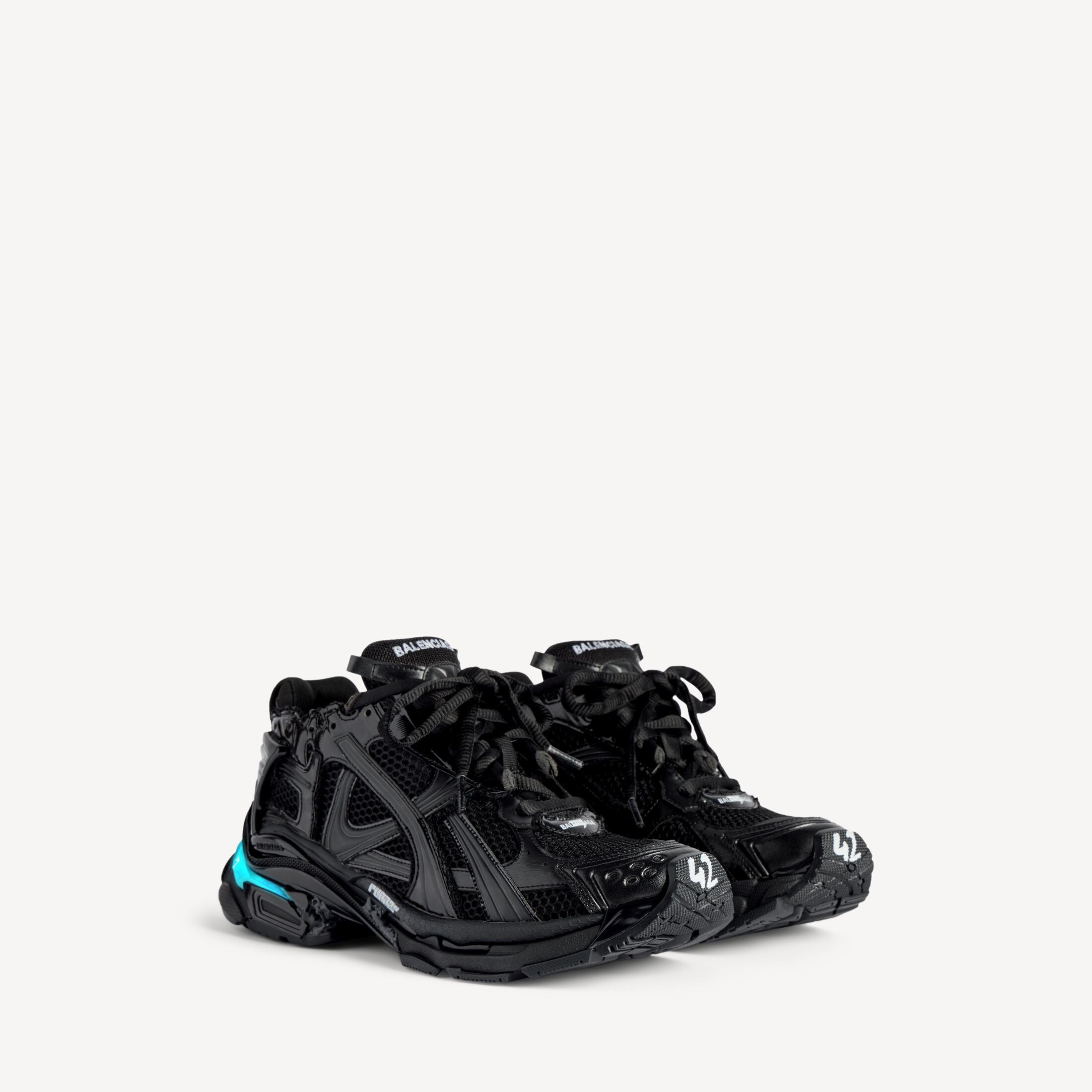 RUNNER LED SNEAKER IN BLACK